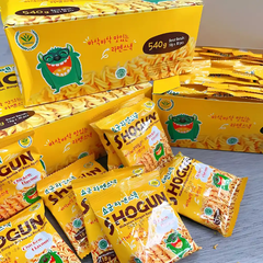 Hộp 30 gói snack mì phô mai vị gà Shogun 18g