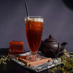 Lốc 12 chai hồng trà Ceylon Green Time 580ml