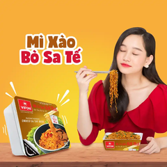 Mì xào bò sa tế Vifon khay 90g [có gói sốt thịt]
