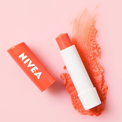 Son dưỡng môi Nivea chuyên sâu / hương đào /hương dâu 4.8g