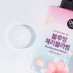 Sữa Tắm On: The Body dưỡng ẩm hương hoa Anh Đào 900g