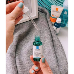 Tinh chất La Roche-Posay giảm mụn 3 tác động 30ml