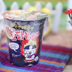 Thùng 30 ly mì khô gà cay Samyang 70g