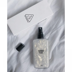 Xịt khoá makeup 3CE có nhũ tạo hiệu ứng nền căng bóng 95ml