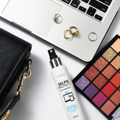 Xịt khóa makeup Australis chống tia sáng xanh 80ml