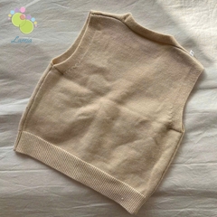 Áo gile len cúc giữa họa tiết ô tô đáng yêu cho bé yêu