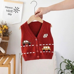 Áo gile len cúc giữa họa tiết ô tô đáng yêu cho bé yêu