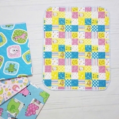 Tấm lót chống thấm dùng thay bỉm cho bé sơ sinh kích thước 48x65cm 𝐓𝐋𝟎𝟏