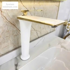 Vòi rửa mặt trắng sứ MT-VTS1 tay vàng