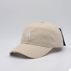 Nón lưỡi Trai MLB Màu Kem Logo - LA