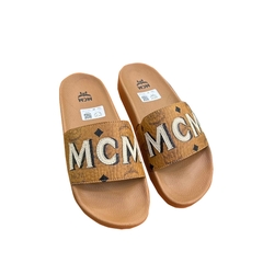 Dép MCM Vàng Chữ Nổi New Nam Nữ Unisex