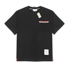 Áo Thun Thom Browne Viền Túi