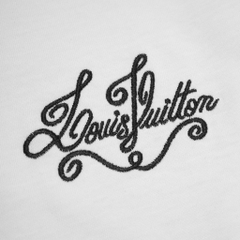 Áo Thun LV Louis Vuitton Thêu Chữ Vàng Xích Tay
