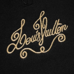 Quần Nỉ Chân Cua Louis Vuitton Chữ Vàng Mono (V2)