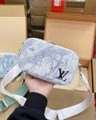 Túi Soft Trunk Đeo Chéo DC-04 LV Alpha
