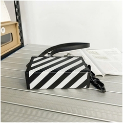 Túi Soft Trunk Đeo Chéo - DC-13 Off-White ĐEN
