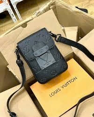 Túi Soft Trunk Đeo Chéo - DC-21 LV S-Lock Monogram