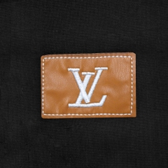 Áo Thun Louis Vuitton Đính Khuy Vai