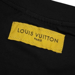 Áo Thun Louis Vuitton Cổ Thêu Xù