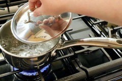 Vì sao dùng đồ inox, sẽ biết ngay nước nhà bạn có sạch hay không?