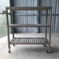 KỆ ĐẨY NHÀ BẾP GỖ ACACIA 3 TẦNG CÓ BÁNH XE – KHO ĐỒ GỖ 49 | XE ĐẨY ĐA NĂNG 674784- MÀU DUST GREY