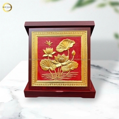 QUÀ TẶNG TRANH ĐỒNG HOA SEN, DÁT VÀNG (KÍCH THƯỚC 18X18CM)