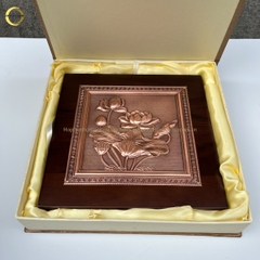 TRANH HOA SEN BẰNG ĐỒNG ĐỎ GIẢ CỔ - KÍCH THƯỚC 20X20CM