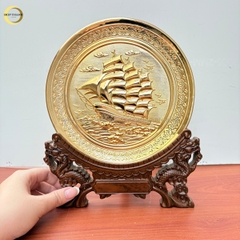 TRANH ĐĨA ĐỒNG THUẬN BUỒM XUÔI GIÓ MẠ VÀNG 24K (ĐK 19CM)