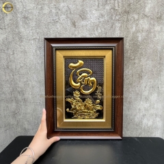 TRANH CHỮ TÂM BẰNG ĐỒNG DÁT VÀNG - KÍCH THƯỚC 32X42CM