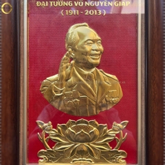 TRANH CHÂN DUNG ĐẠI TƯỚNG VÕ NGUYÊN GIÁP BẰNG ĐỒNG DÁT VÀNG - KÍCH THƯỚC 26X36CM