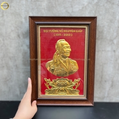 TRANH CHÂN DUNG ĐẠI TƯỚNG VÕ NGUYÊN GIÁP BẰNG ĐỒNG DÁT VÀNG - KÍCH THƯỚC 26X36CM