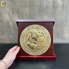 TRANH HỘP QUÀ TẶNG CÔNG GIÁO "CHÚA GIÊSU VÁC THÁNH GIÁ " BẰNG ĐỒNG VÀNG - TRANH ĐỂ BÀN (KÍCH THƯỚC 23X23CM)