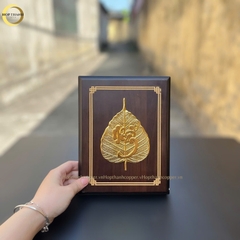TRANH LÁ BỒ ĐỀ CHỮ NHẪN BẰNG ĐỒNG MẠ VÀNG 24K -QUÀ TẶNG ĐỂ BÀN (KÍCH THƯỚC 20X25CM)