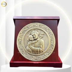 TRANH HỘP QUÀ TẶNG CÔNG GIÁO "THÁNH GIUSE BẾ CHÚA HÀI ĐỒNG " BẰNG ĐỒNG VÀNG -TRANH ĐỂ BÀN (KÍCH THƯỚC 23X23CM)