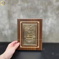 TRANH HỒ HOÀN KIẾM BẰNG ĐỒNG VÀNG GIẢ CỔ- TRANH QUÀ TẶNG ĐỂ BÀN (KÍCH THƯỚC 17X22CM )