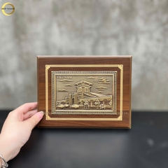TRANH CHỢ BẾN THÀNH BẰNG ĐỒNG VÀNG GIẢ CỔ - TRANH QUÀ TẶNG ĐỂ BÀN (KÍCH THƯỚC 22X17CM )