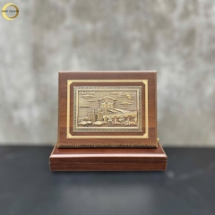 TRANH CHỢ BẾN THÀNH BẰNG ĐỒNG VÀNG GIẢ CỔ - TRANH QUÀ TẶNG ĐỂ BÀN (KÍCH THƯỚC 22X17CM )