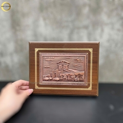 TRANH CHỢ BẾN THÀNH BẰNG ĐỒNG ĐỎ GIẢ CỔ - TRANH QUÀ TẶNG ĐỂ BÀN (KÍCH THƯỚC 22X17CM )