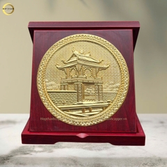 TRANH KHUÊ VĂN CÁC BẰNG ĐỒNG MẠ VÀNG 24K - TRANH QUÀ TẶNG ĐỂ BÀN (KÍCH THƯỚC 24X24CM )