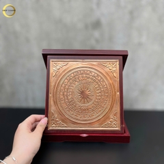 TRANH MẶT TRỐNG ĐỒNG BẰNG ĐỒNG ĐỎ - QUÀ TẶNG ĐỂ BÀN (KÍCH THƯỚC 24X24CM)