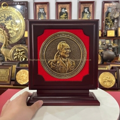 TRANH CHÂN DUNG ĐẠI TƯỚNG VÕ NGUYÊN GIÁP BẰNG ĐỒNG GIẢ CỔ - TRANH QUÀ TẶNG ĐỂ BÀN (KÍCH THƯỚC 23CM)