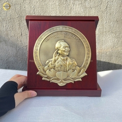 TRANH CHÂN DUNG ĐẠI TƯỚNG VÕ NGUYÊN GIÁP BẰNG ĐỒNG GIẢ CỔ - KÍCH THƯỚC 24X24CM