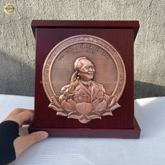 TRANH CHÂN DUNG ĐẠI TƯỚNG VÕ NGUYÊN GIÁP BẰNG ĐỒNG GIẢ CỔ - KÍCH THƯỚC 24X24CM