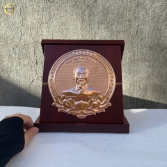 TRANH ĐỒNG CHÂN DUNG CHỦ TỊCH HỒ CHÍ MINH BẰNG ĐỒNG ĐỎ - KÍCH THƯỚC 24X24CM