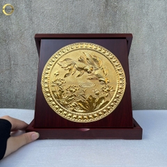 TRANH CÁ CHÉP HOA SEN - SONG NGƯ CÁT HẠNH BẰNG ĐỒNG MẠ VÀNG 24K (ĐƯỜNG KÍNH 24X24CM)