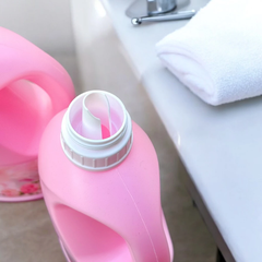Nước xả vải kháng khuẩn hương hoa thiên nhiên 2,5L Kaneyo