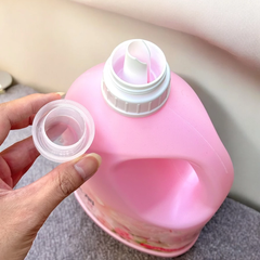 Nước xả vải kháng khuẩn hương hoa thiên nhiên 2,5L Kaneyo