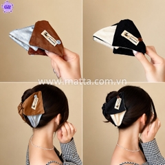 Gắp tóc vải đính nút cún Bella