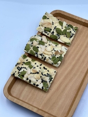 Bánh Dinh Dưỡng Xanh Hạnh Nhân