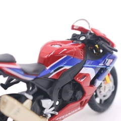 Đồ Chơi Mô Hình Mô Tô Tỉ Lệ 1:18 Honda CBR1000RR-R Fireblade